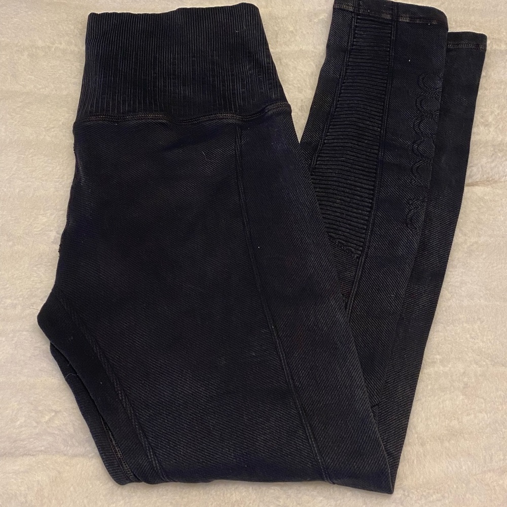 Avocado black wash leggings xs/x